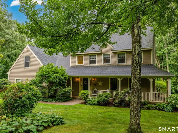 31 Knollwood Drive, New Hartford, CT 06057