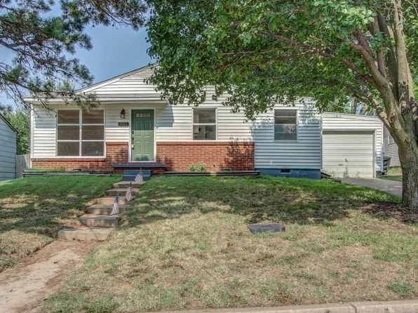 900 N Ash Ave, Sand Springs, OK 74063