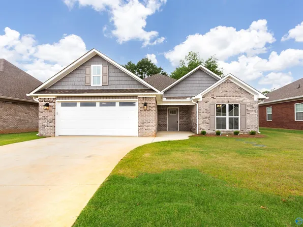 124 Glen Oaks Cir, Glencoe, AL 35905