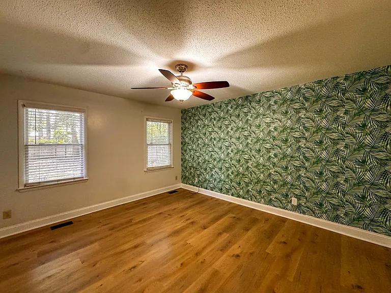6747 Vaughn Rd — Photo 10