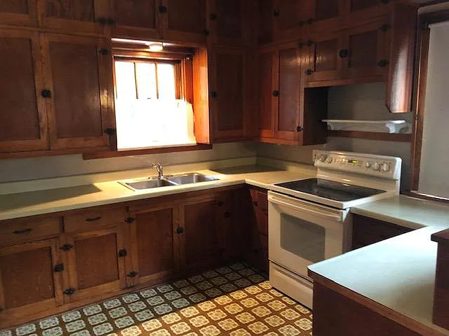 302 Melrose Ct — Photo 10