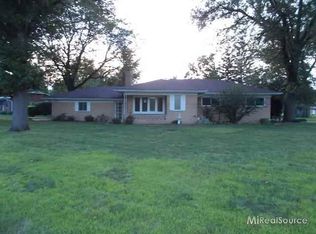 4545 Montgomery Dr, Utica, MI 48316