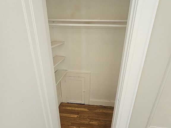 3rd image of 246 Roseville Ave #501