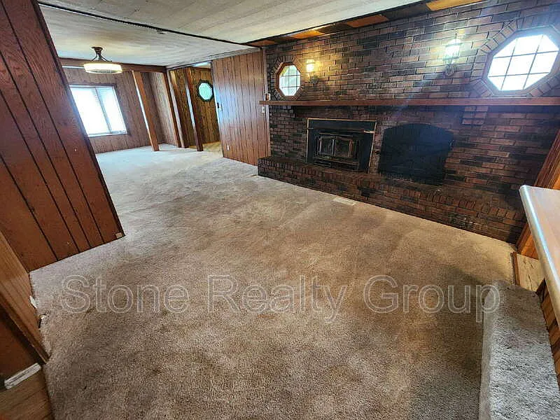 3 bed, 1.0 bath, $1,200 — Photo 4