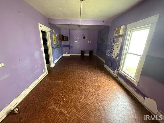 5th image of 1323 Miami St