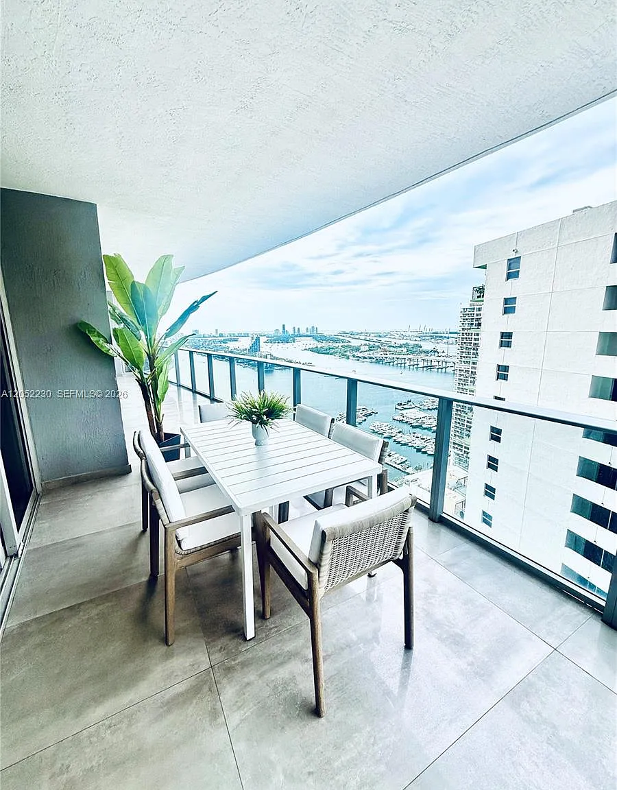 Aria On The Bay Condo — Photo 1