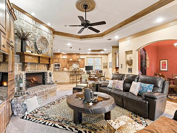 5th image of 613 Sophie Ln