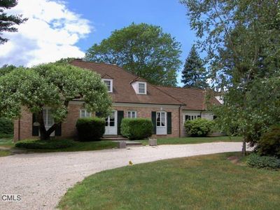 32 South Meadowcroft Lane, Greenwich, CT, 06830