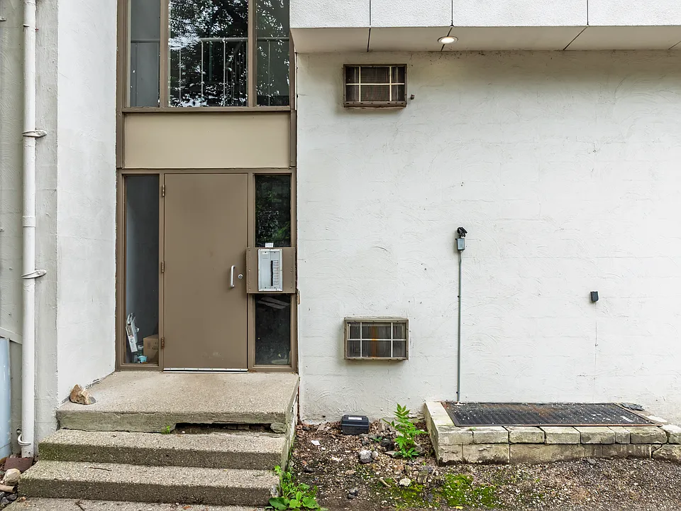 323 Packard St #14