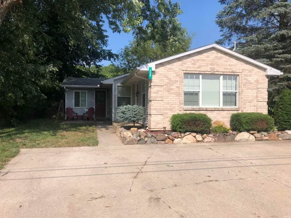 320 Lane 101 Hamilton Lk, Hamilton, IN 46742