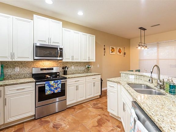 5th image of 1420 Summergate Dr