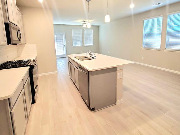 5th image of 18535 Meadow Ct