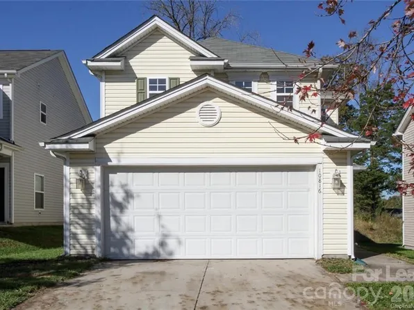 10816 Carstairs St, Charlotte, NC 28213