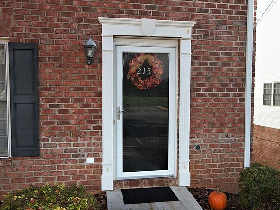 3rd image of 215 Northwynd Cir