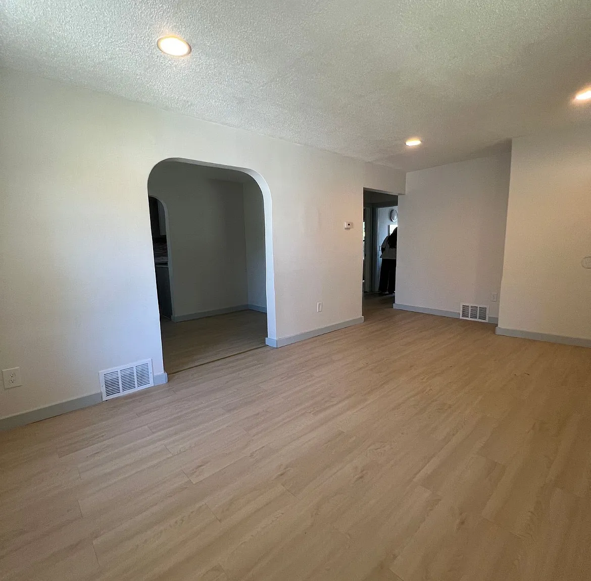 2 bed, 1036 sqft, $1,500 — Photo 3