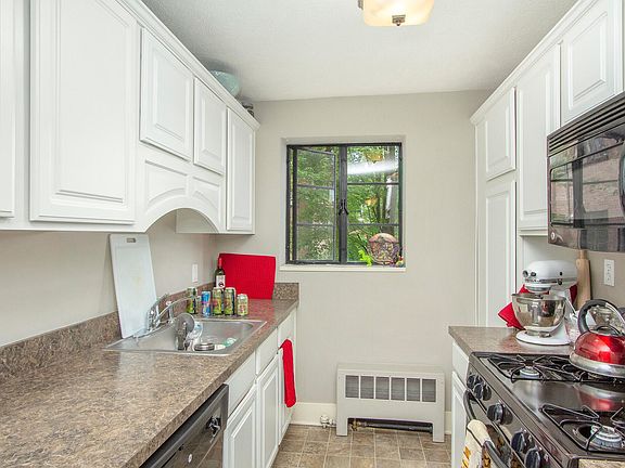 4th image of 505 Cherry St SE APT 302