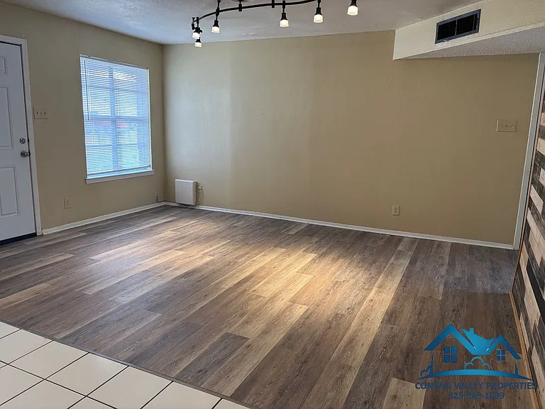1012 Glenna St — Photo 3