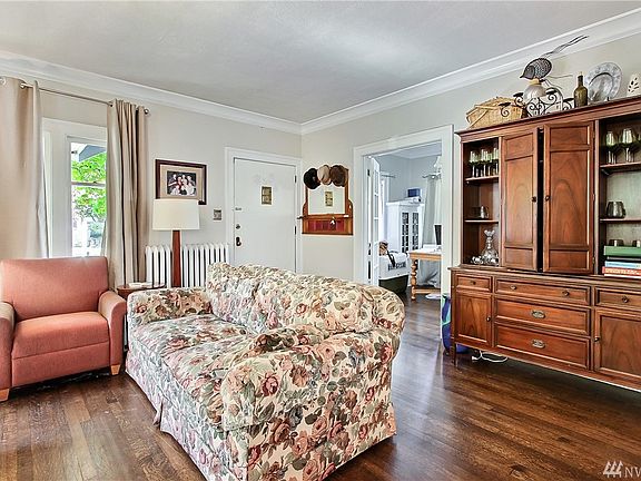 4th image of 2109 N Anderson St