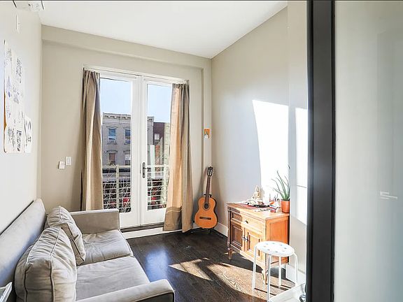2nd image of 441 Franklin Ave #2F