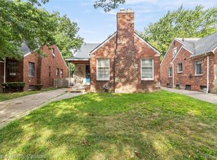 11333 Balfour Rd, Grosse Pointe, MI 48224