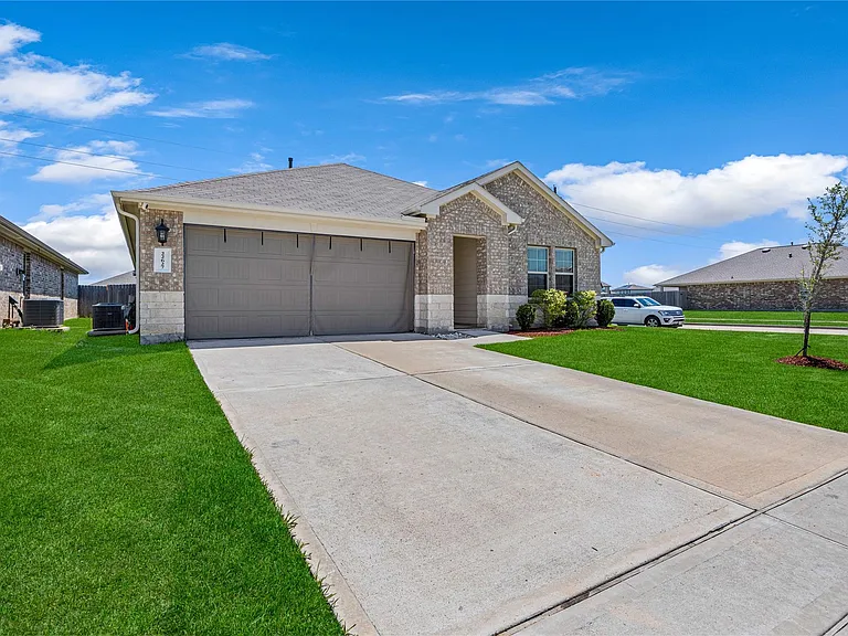 22627 Petrizzi Ln — Photo 3