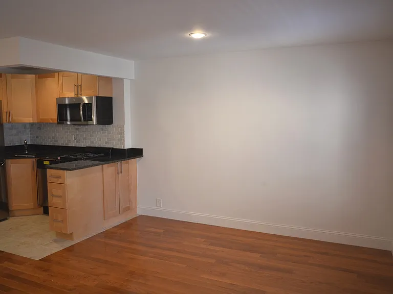 575 2nd Ave #3B — Photo 4