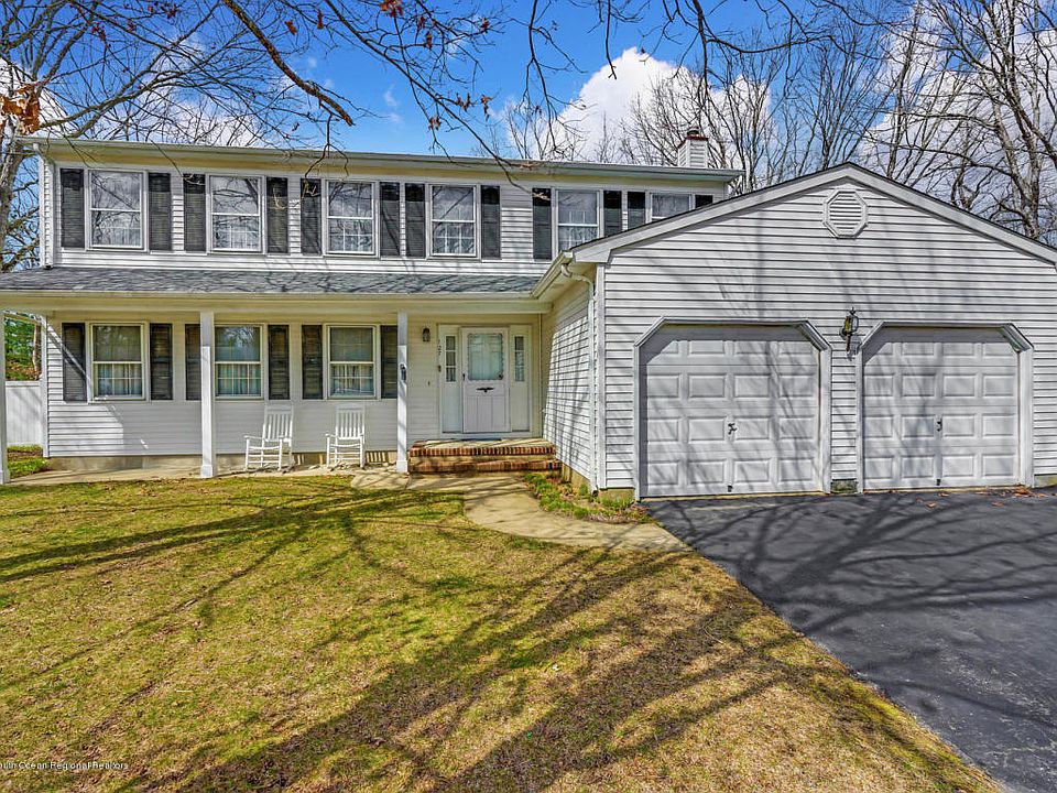 1st image of 127 Ticonderoga Dr