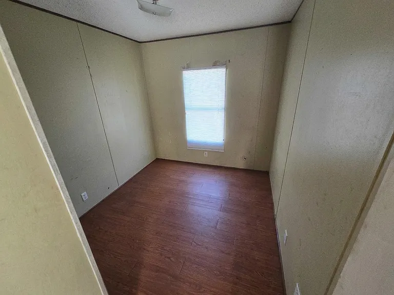 Oak Creek Estates MHC — Photo 10