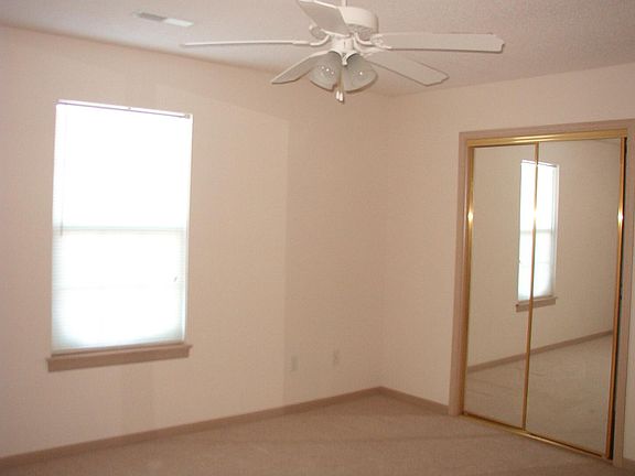 4th image of 1283 NW Phelps Ct