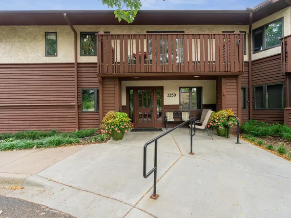 2250 Luther Pl APT 105, Saint Paul, MN 55108