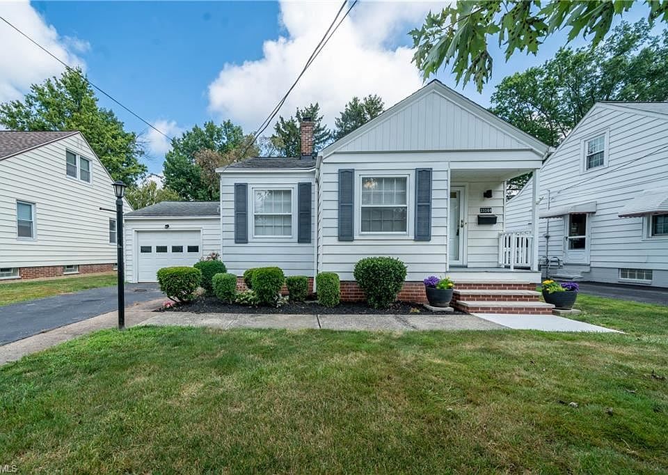 1st image of 23364 Clifford Dr