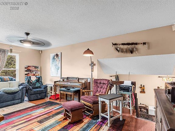 5th image of 607 Phay Ave