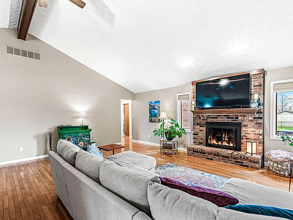 3rd image of 3539 Romar Dr