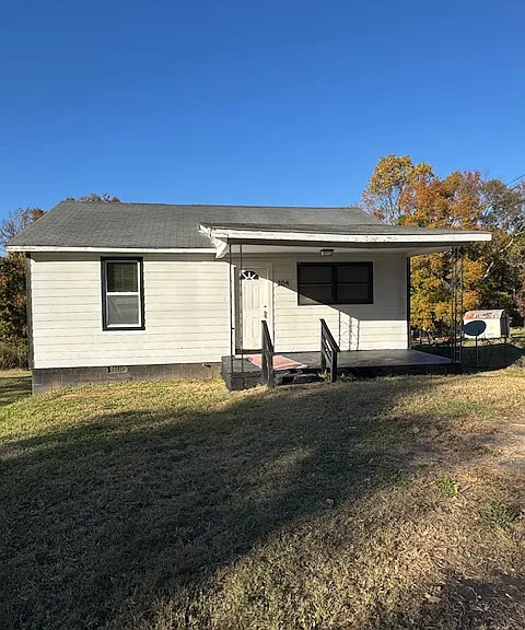 FRONT OF HOUSE