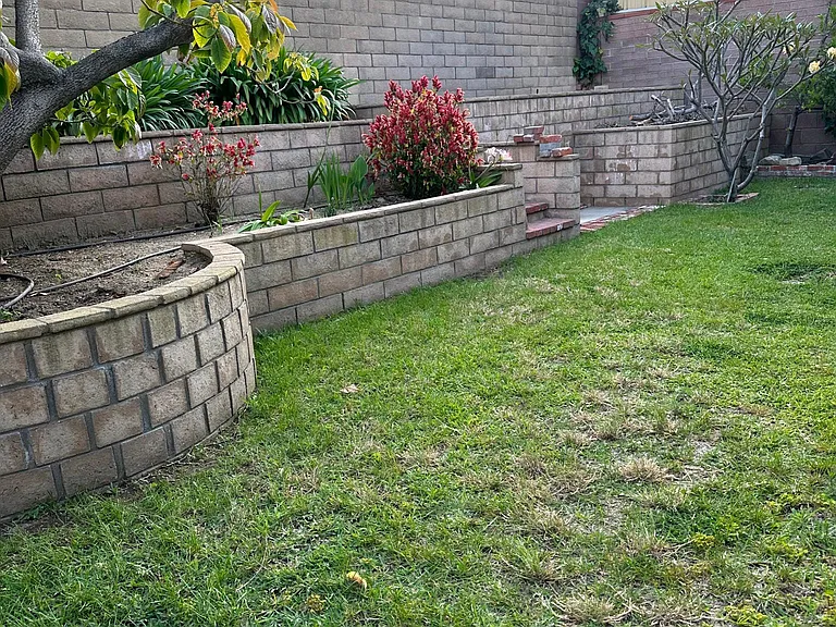 1473 Fulton Ave — Photo 25