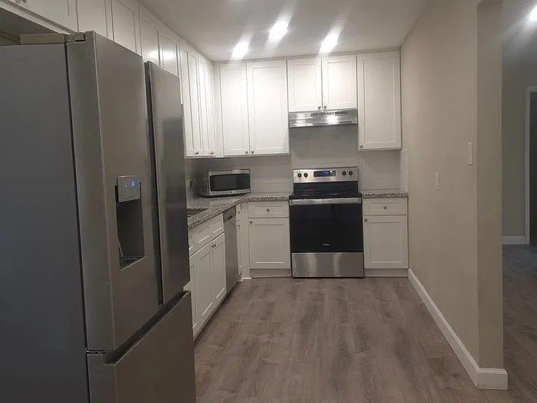 3121 General Twining St — Photo 3