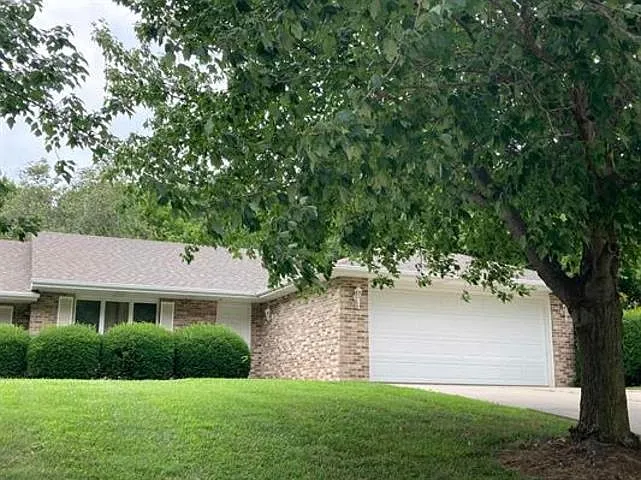 1018 Maplecrest Dr