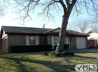 725 Keystone Dr, Mesquite, TX 75149