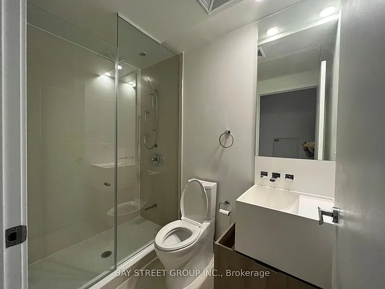 1 Bloor St E #1610 — Photo 5
