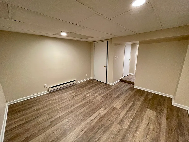 123 W Sycamore St — Photo 12