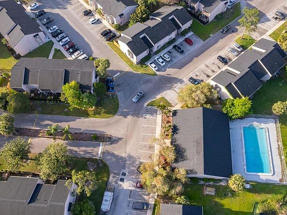 4th image of 4033 Henley Rd #1707