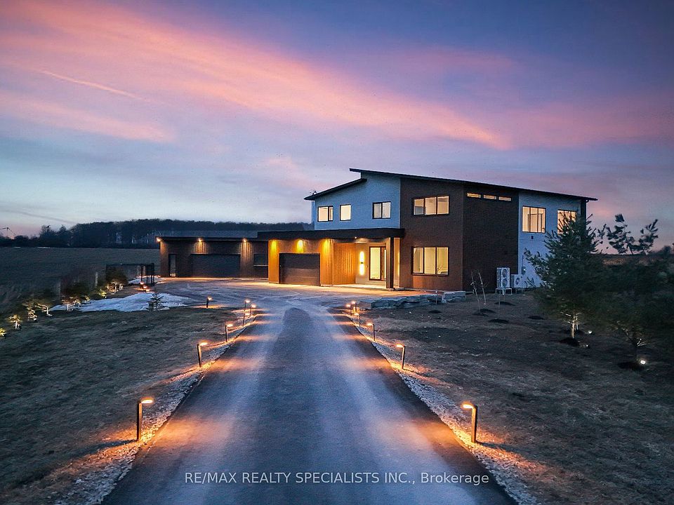 1st image of 295449 8th Line