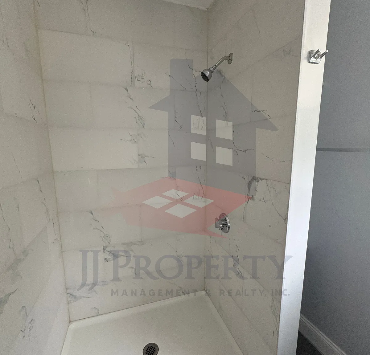 3 bed, $2,000 — Photo 3