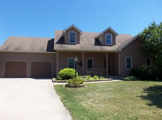 2128 Palace Ct, Auburn, IN 46706