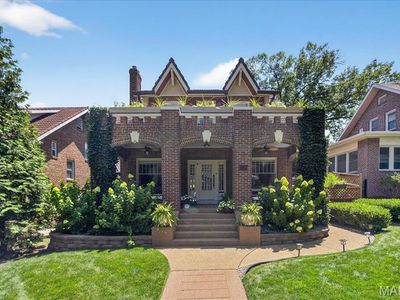 7704 Country Club Ct, Saint Louis, MO, 63105