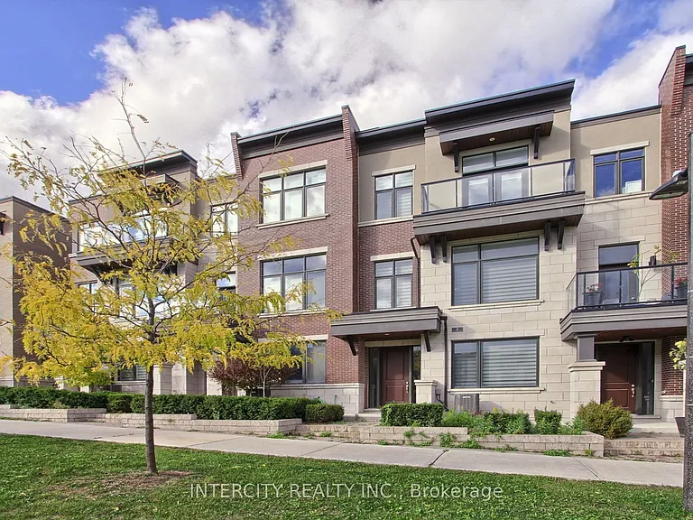7 Adaskin Ave — Photo 2