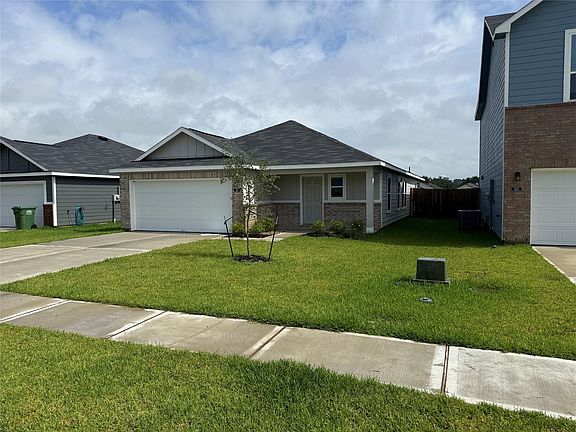 2nd image of 821 Stoney Point Ln