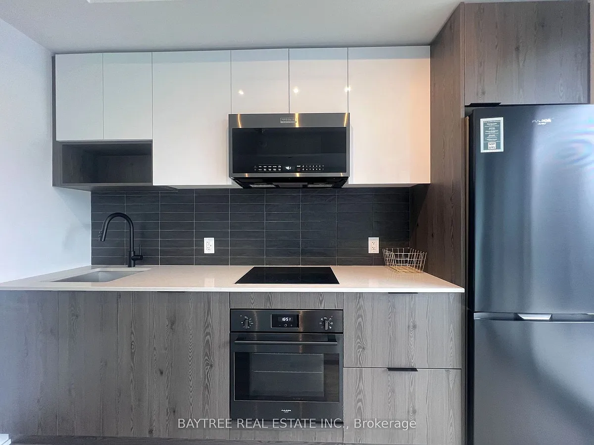 Photo 2 of 19 - 5 Defries St #2507 - Toronto, ON Building Photo - 5 Defries St #2507