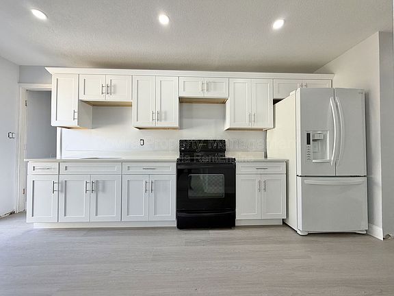 2nd image of 813 Suwannee Dr #2