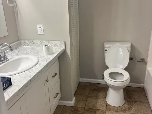 90 Wells Ct, Hampton, VA 23666